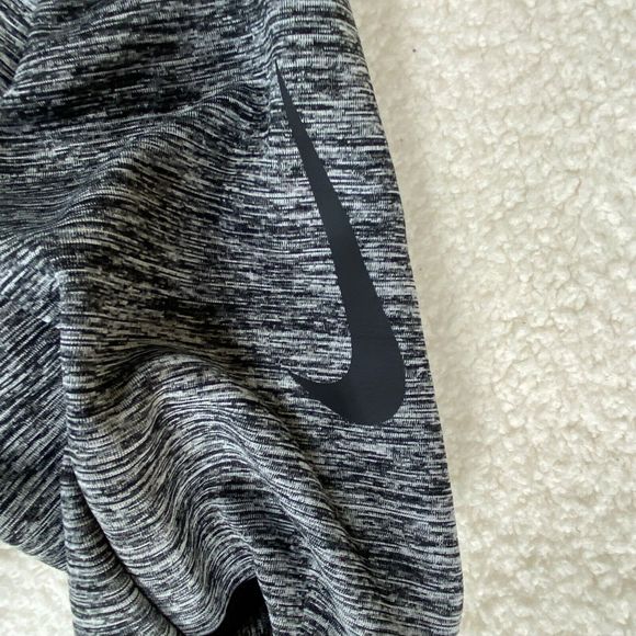 Nike Tech Fleece Cape Hoodie Full Zip Women Size S Gray/Black Sweater Jacket‎ - Picture 4 of 12